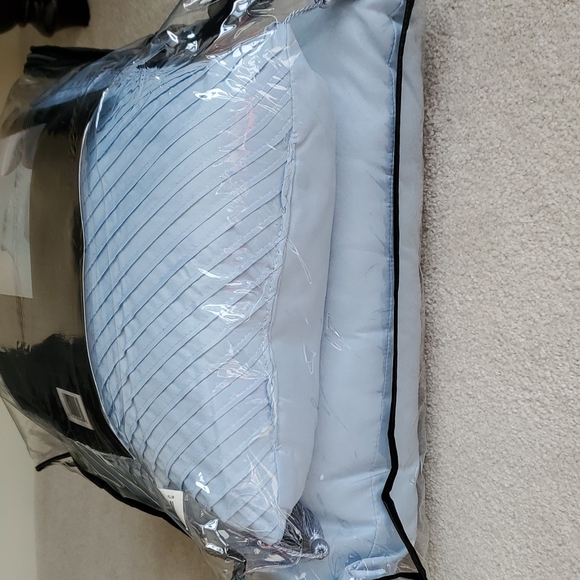 Lionel Richie Home Decorative Throw Pillows Light Blue 2 Pack Sofa/Bed Accent - Picture 1 of 4